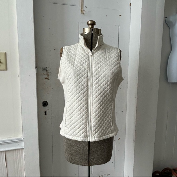 Izod Quilted & Fleece Cream Vest - Picture 4 of 15